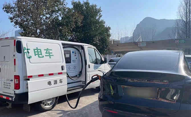 明溪汽车搭电